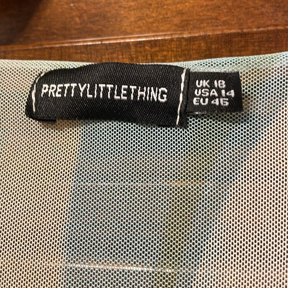 PrettyLittleThing Long Green Semi Sheer Mesh Kimono - Picture 5 of 10